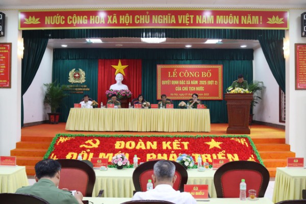 Thứ trưởng Đặng Hoàng Oanh: Quyết định đặc xá là cánh cửa mở ra một tương lai mới